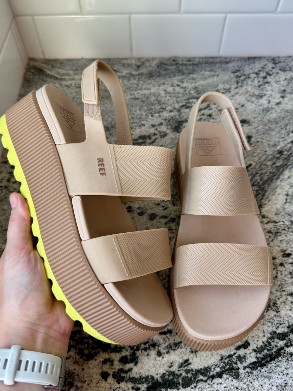 Reef Water Vista Higher Platform Sandals Beige/Neon Lime. Size 8. EUC